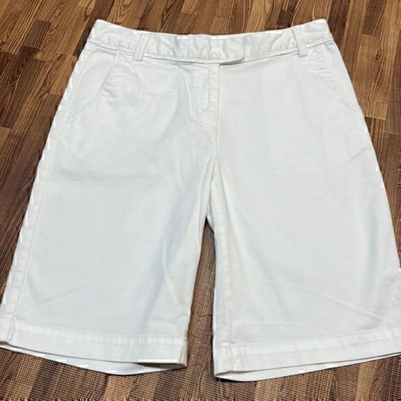 Lady Hagen Pants - Lady Hagen woman’s Bermuda shorts. White. Size 4.